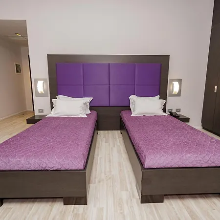 Sky Hotel 4*
