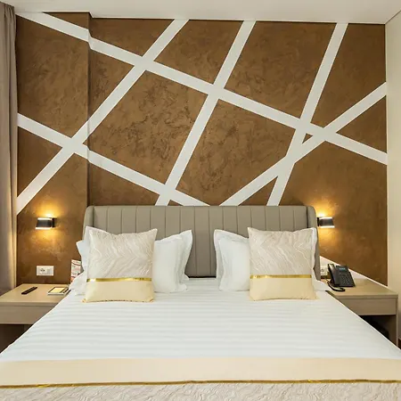 Hotel Sky 4*