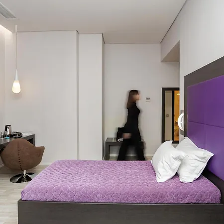 Otel Sky Tiran