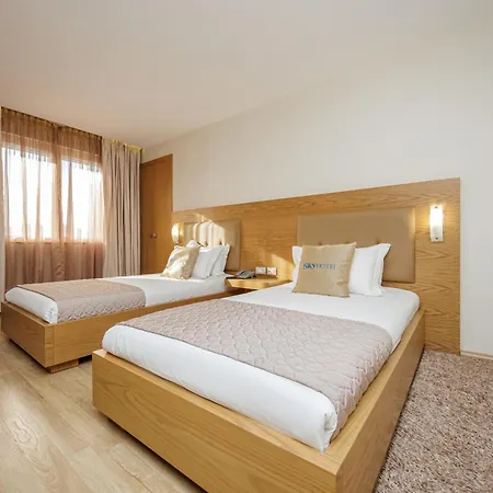 Hotell Sky Tirana