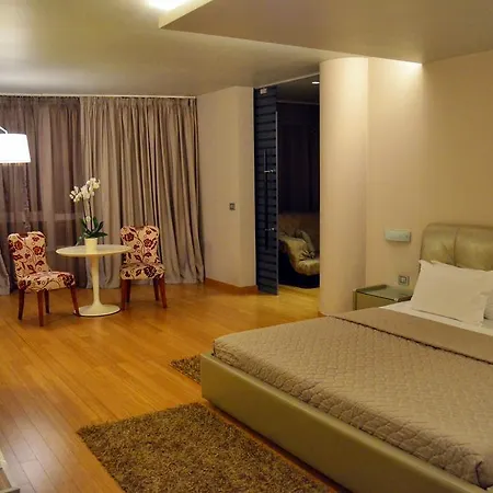 Sky Otel Tiran